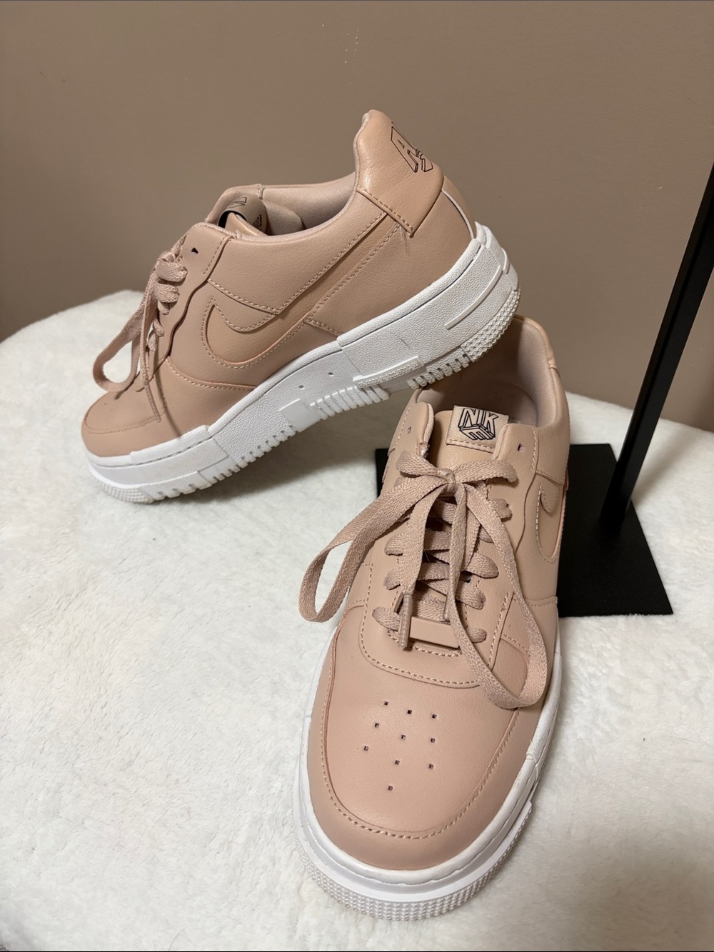 Nike Air Force 1 Low 8.5 in beige